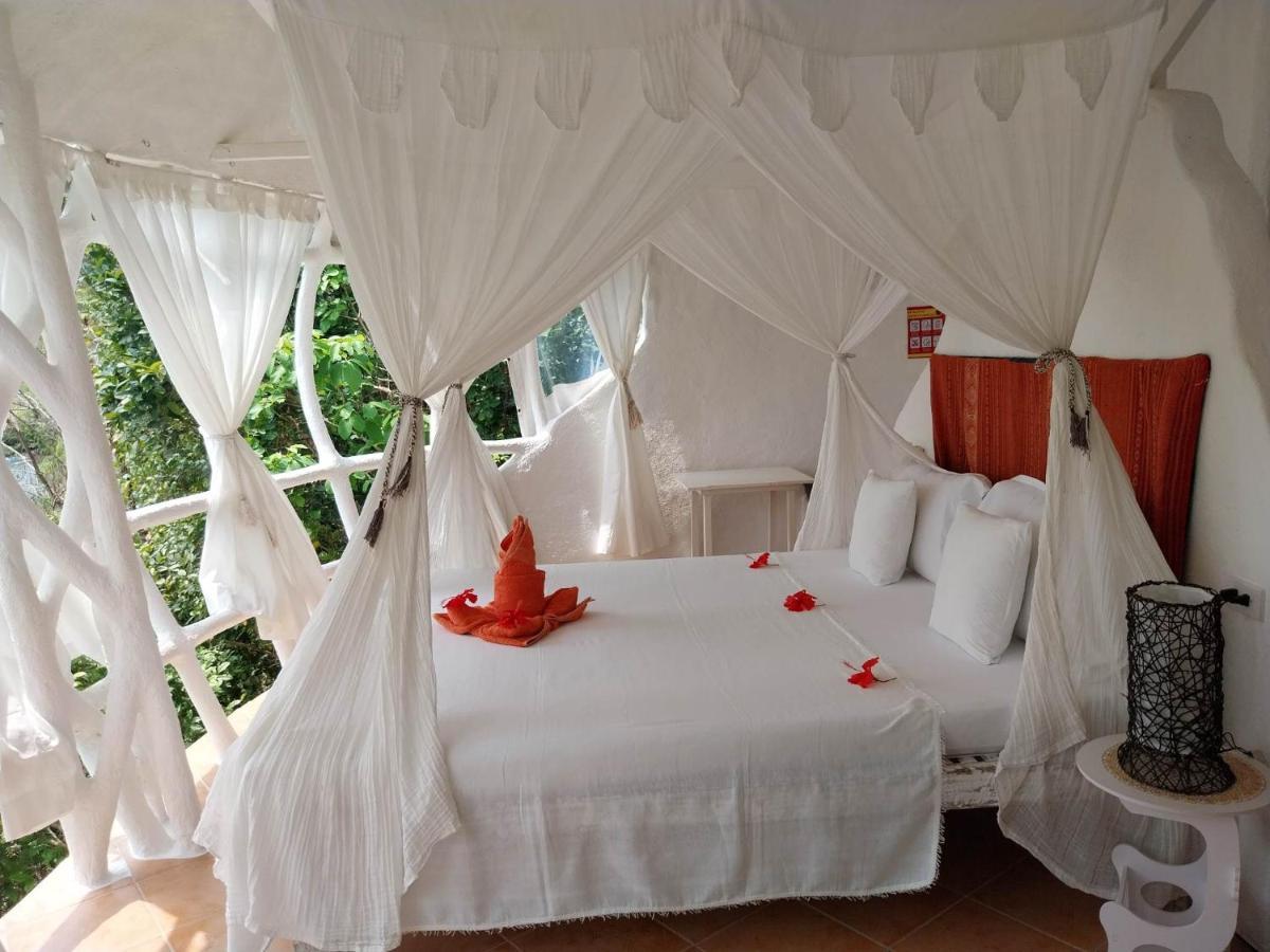 Al Faro Cosmio Hotel Palawan Бусуанга Екстериор снимка