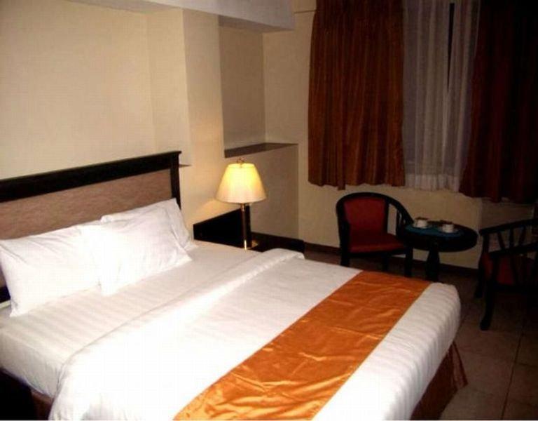 Al Faro Cosmio Hotel Palawan Бусуанга Екстериор снимка